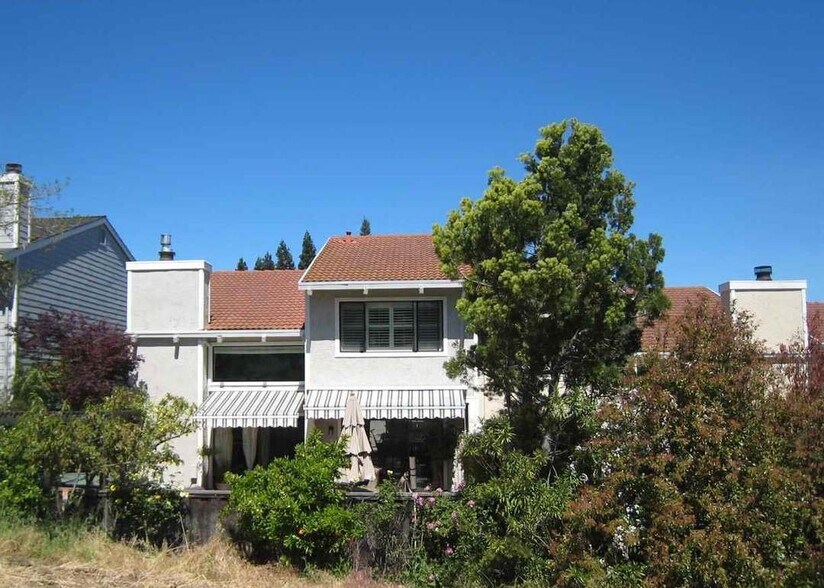 Building Photo - 1446 Quail View Cir