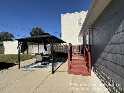 Building Photo - 3704 42nd Ave S