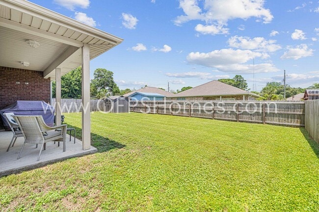 Building Photo - 801 Playground Rd