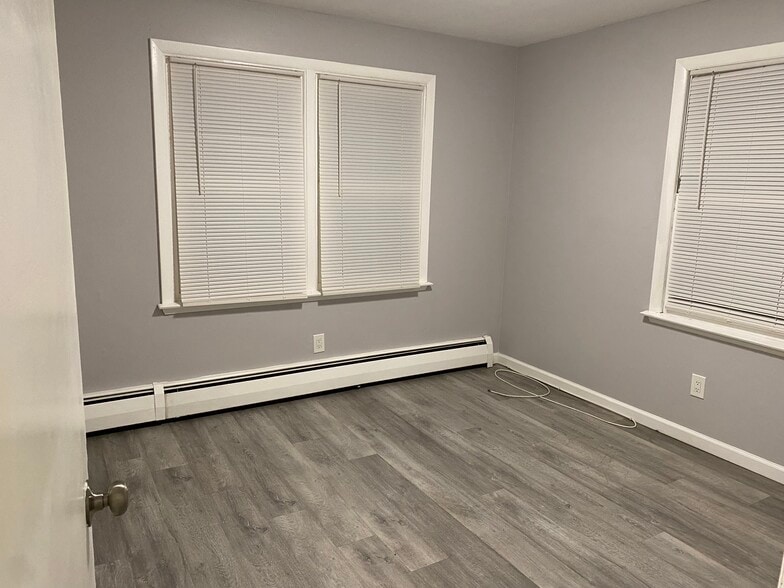 Building Photo - 74 Saltonstall Ave