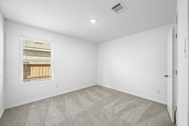 Building Photo - 3033 Dawn Sound Dr