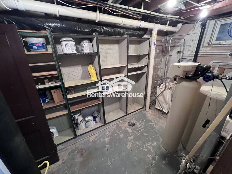 Building Photo - 5568 N Humboldt Ave