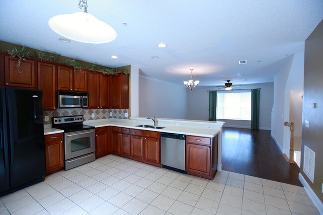 Building Photo - 4442 Rock Creek Cir