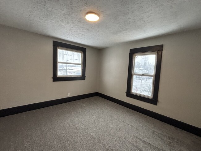 Building Photo - 1901 Maple Ave NE