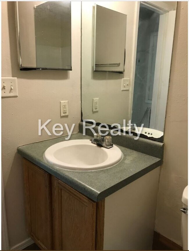 Building Photo - 3801 Palace Ct