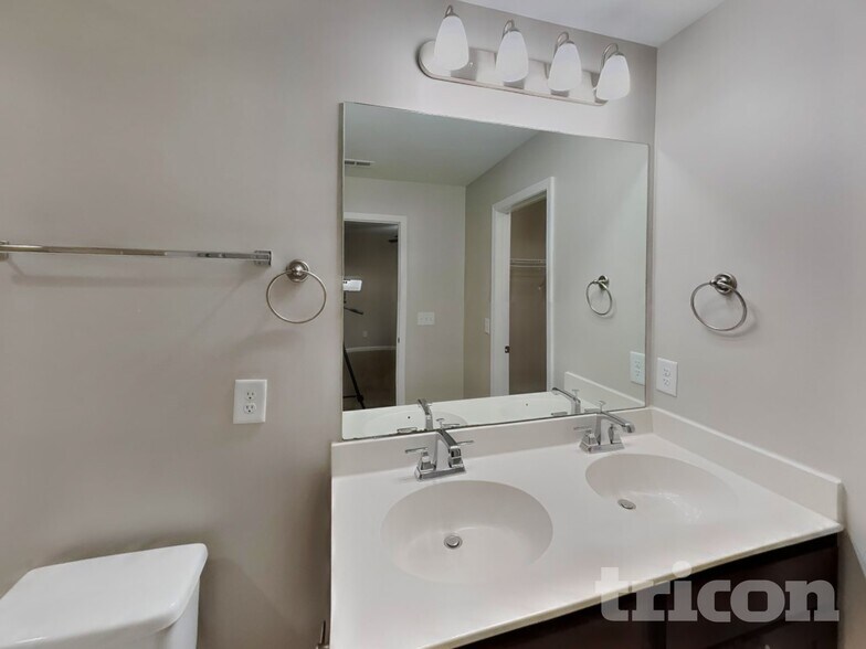 Building Photo - 133 Hickory Station Ln