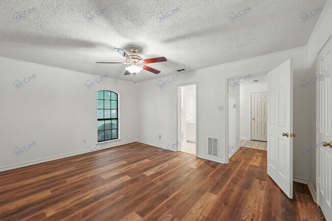 Building Photo - 217 Elder Oak Dr