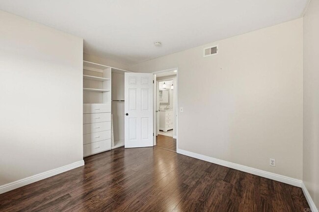 Building Photo - 2205 Cameo Rd