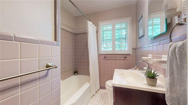 Building Photo - 908 Willivee Dr