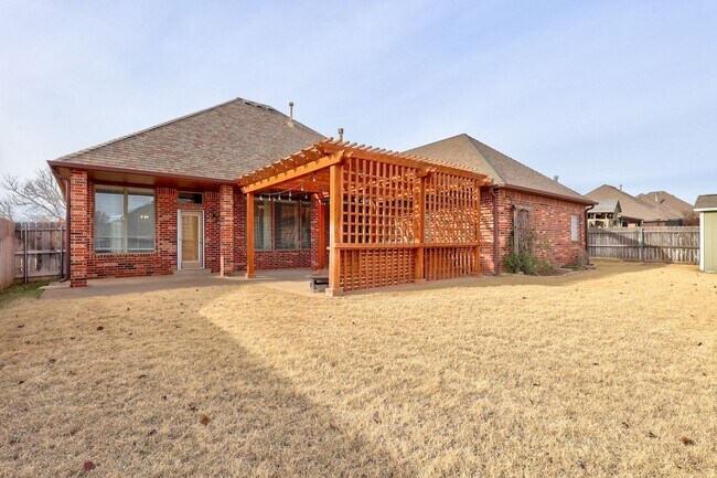 Building Photo - 4 Bedroom South Edmond Home For Rent