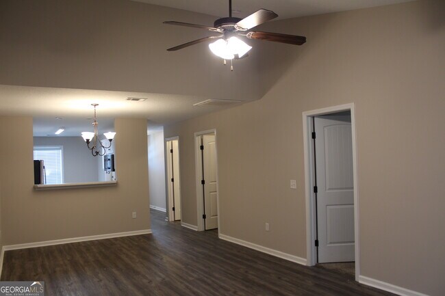 Building Photo - 425 Andover Dr