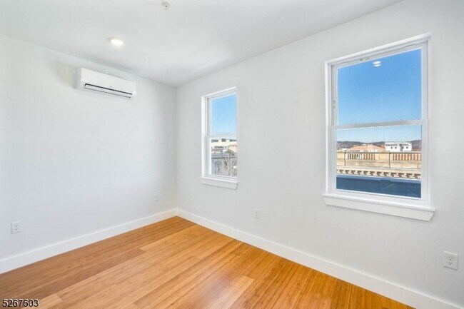 Building Photo - 100 North Ave