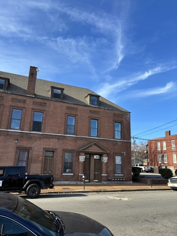 Building Photo - Nebraska Ave. - 3349 Nebraska