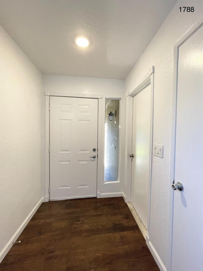 Building Photo - 1788 Long Barn Way