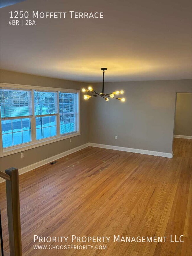 Building Photo - 1250 Moffett Terrace