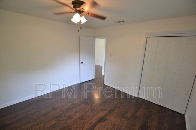 Building Photo - 1857 Theron Dr