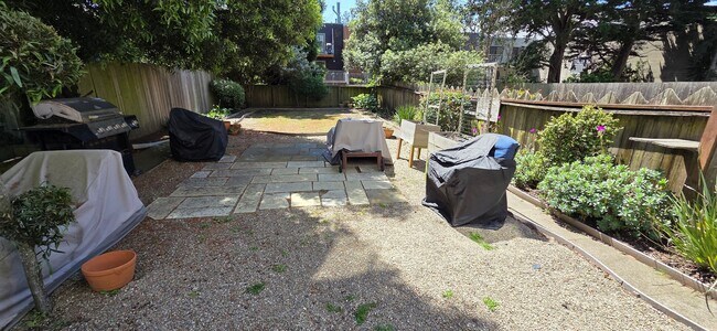 Building Photo - Grove St | 1927-1929