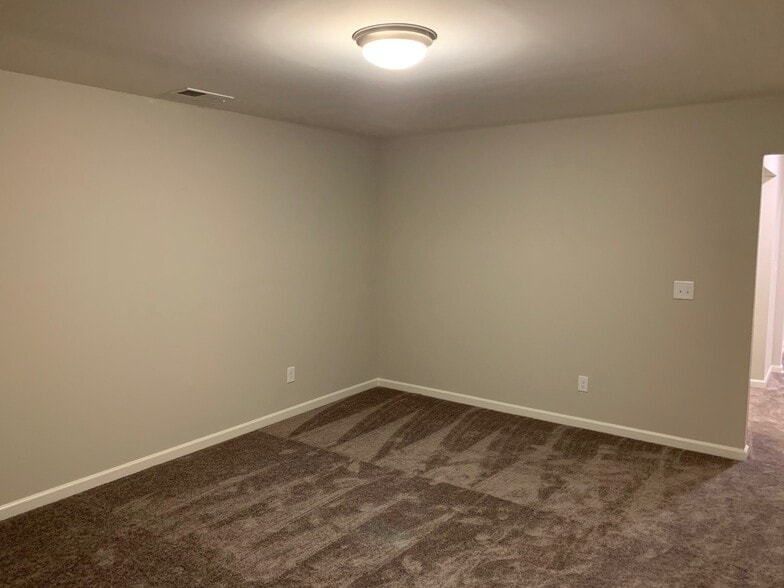 Building Photo - 6260 Townley Way