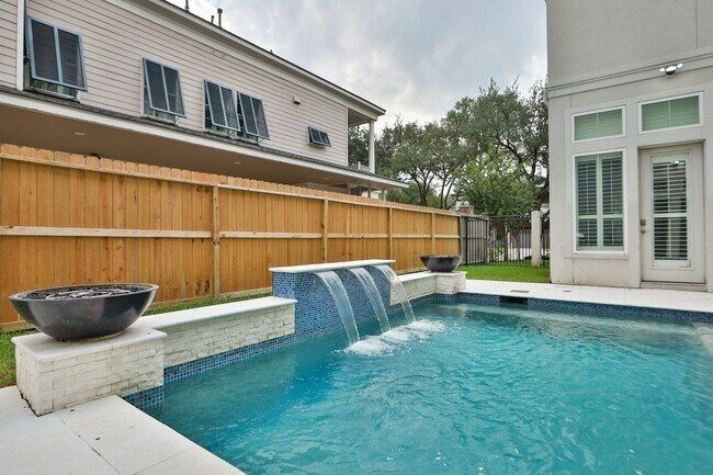 Building Photo - 4626 Braeburn Dr