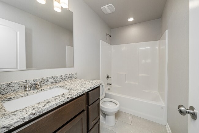 Building Photo - 623 Hollyhock Dr