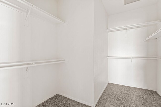 Building Photo - 833 Aspen Peak Loop