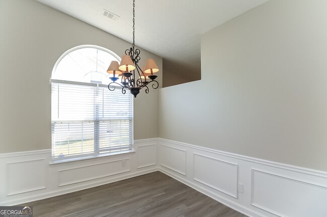 Building Photo - 6695 Emerald Pointe Cir