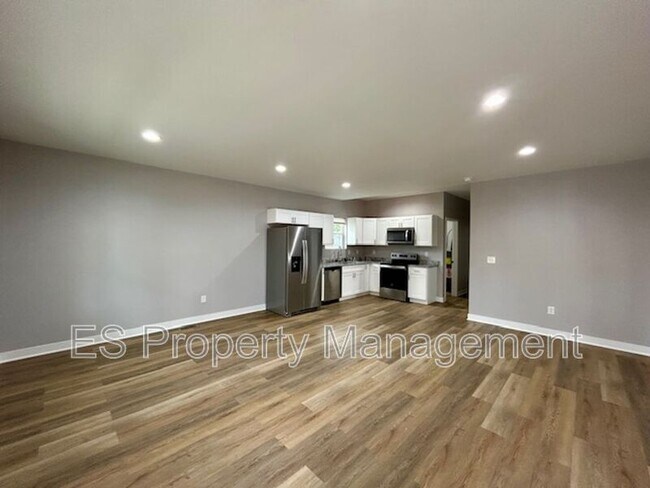 Building Photo - 321 N Kealing Ave