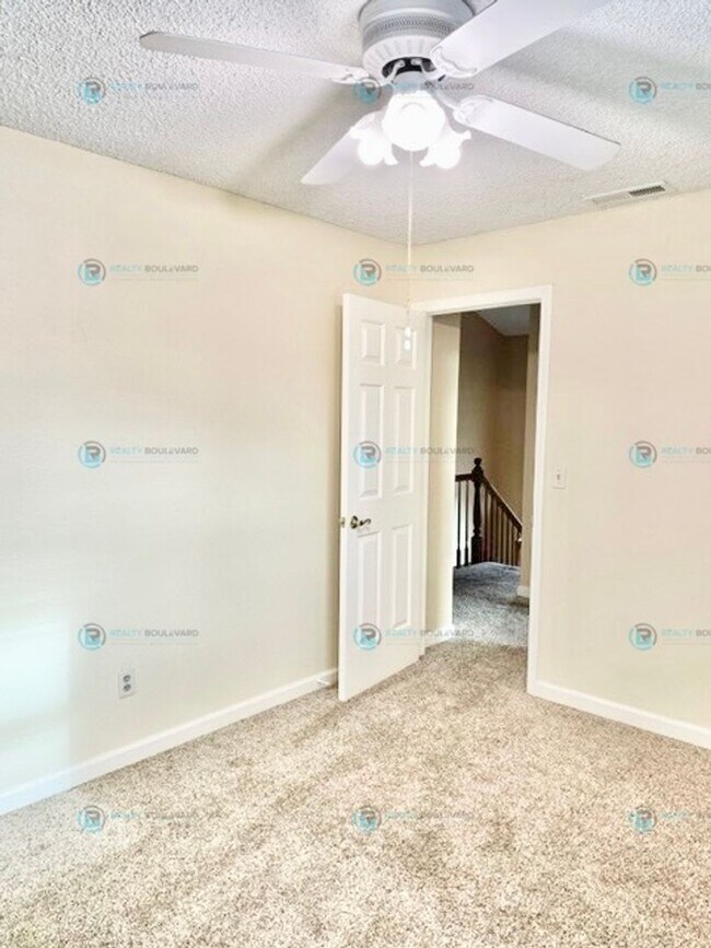 Building Photo - Beautiful- 4 Bedroom, 3 Bath, 3 Car Garage, NW Reno!