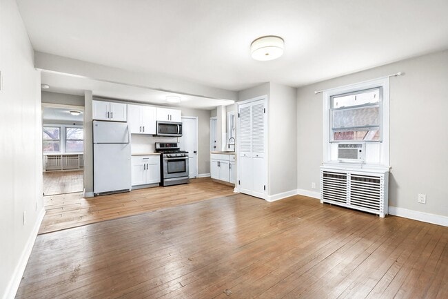 Building Photo - 26 Van Ness Terrace