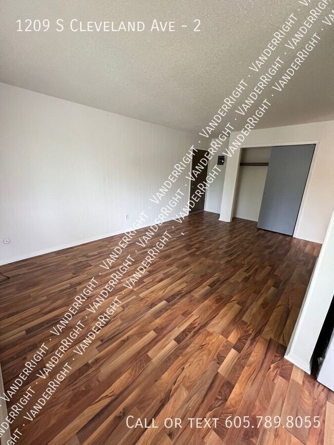 Building Photo - 1209 S Cleveland Ave