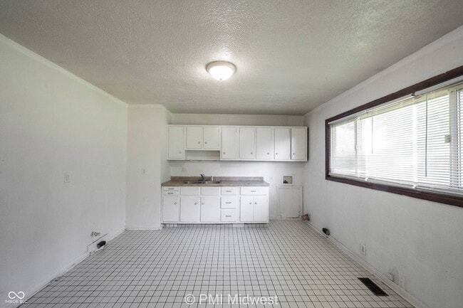 Building Photo - 8124 E 37th St