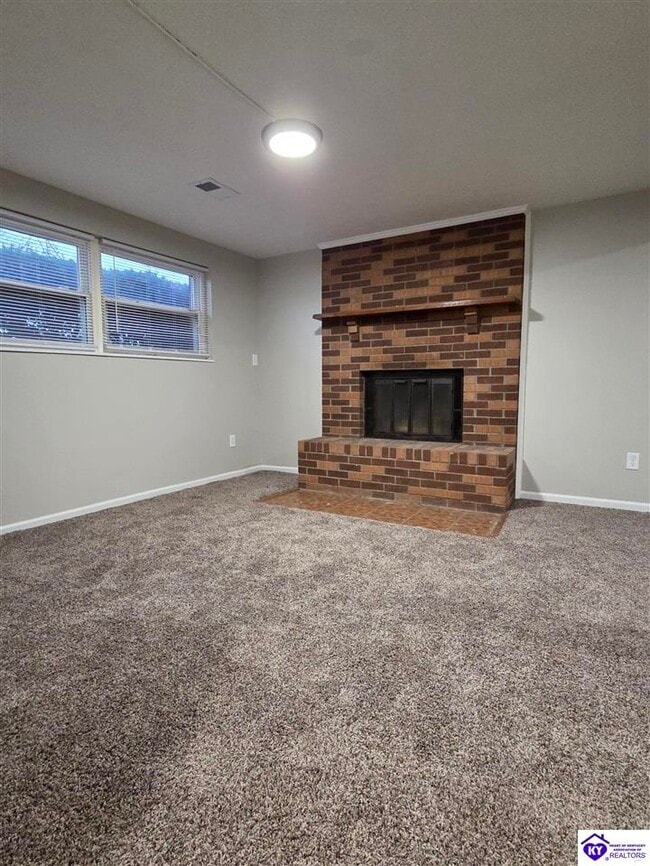 Building Photo - 526 Rose Creek Dr