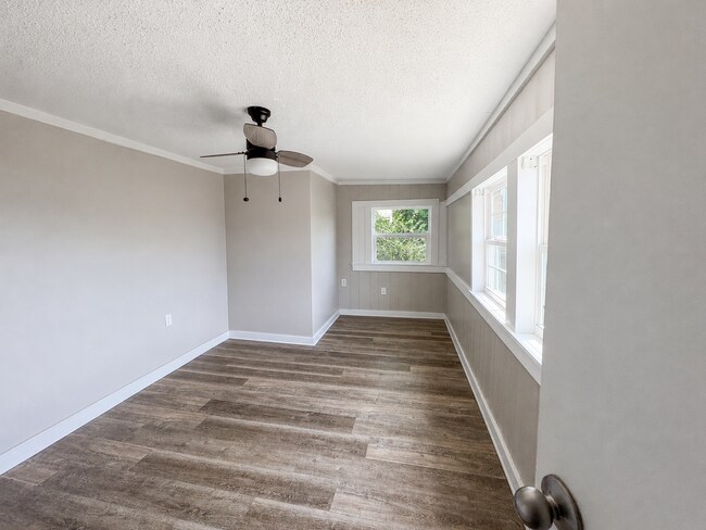 Building Photo - 3/2 Bungalo-style off Birchman
