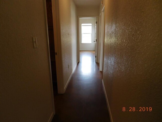 Building Photo - 1202 Cavalry Ln