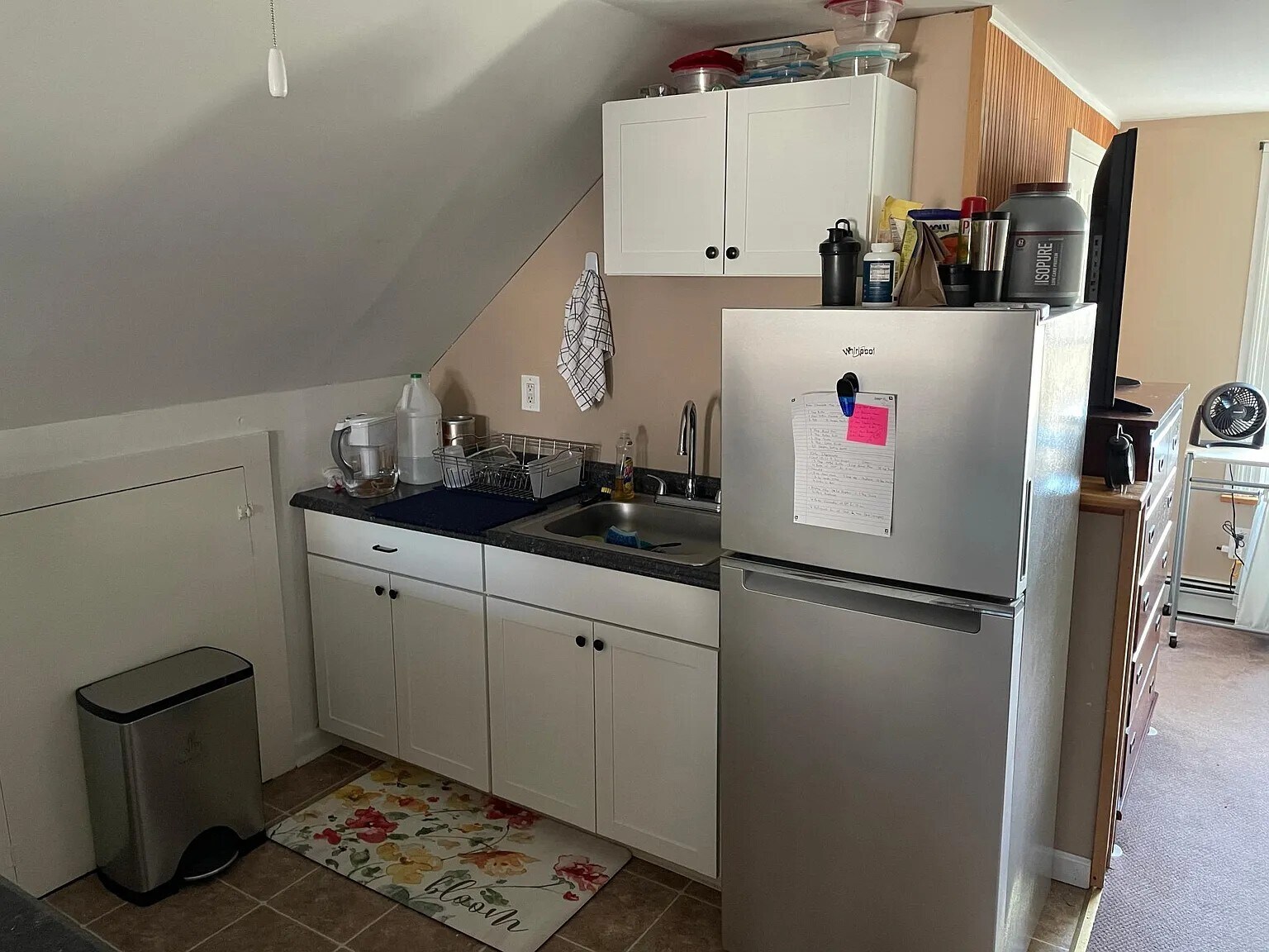 Building Photo - 83 Kneen St