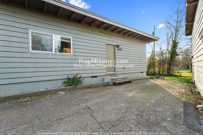 Building Photo - Charming 2 Bedroom Duplex in SW Portland!