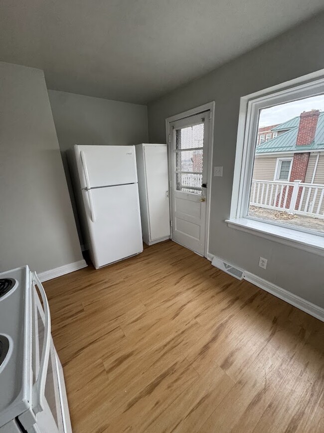 Building Photo - 1408 NW Downing St