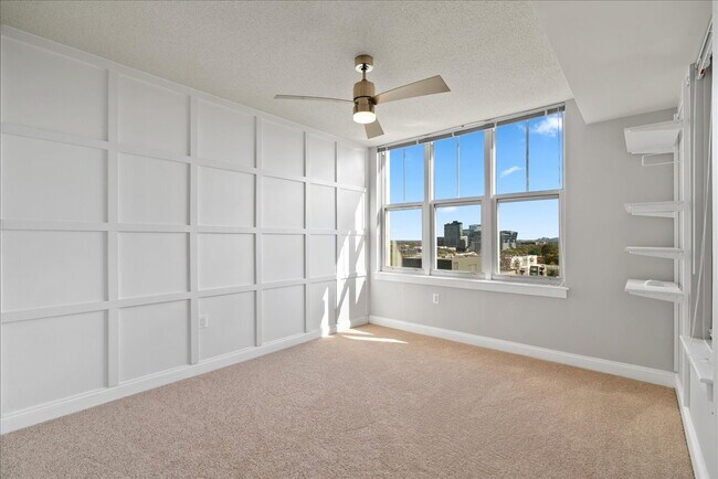 Building Photo - Stunning 9th-Floor Retreat at The Mercer