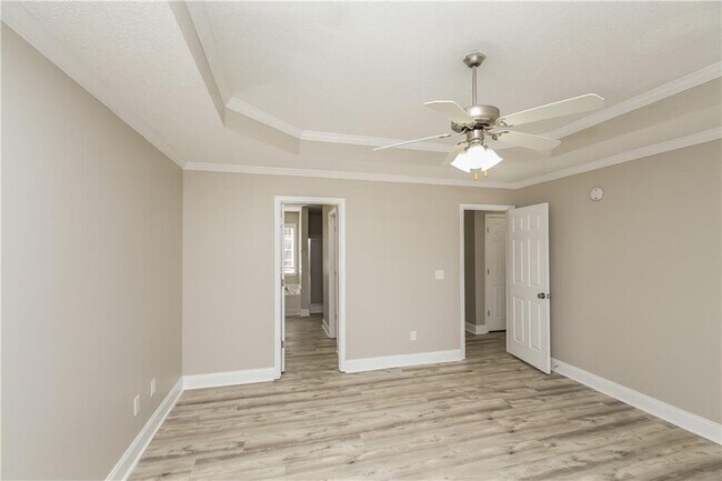 Building Photo - 105 Legend Creek Hollow