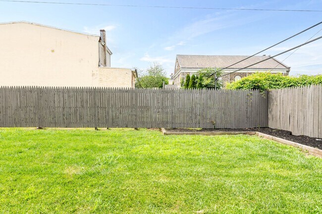 Building Photo - Spacious Detached 4BR/2.5BA Home in Mount ...