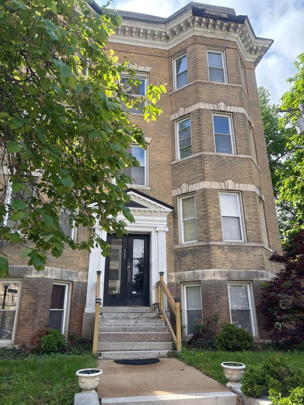 Building Photo - 411 N Newstead Ave