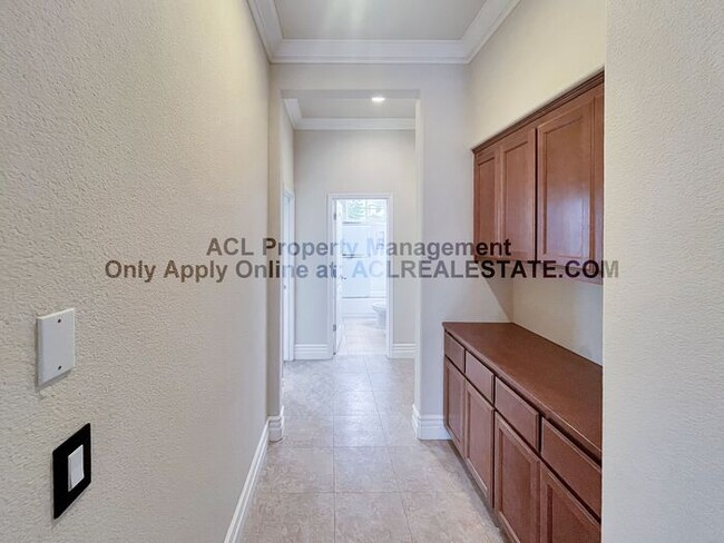 Building Photo - Stunning 1 Story Brentwood Home For Rent