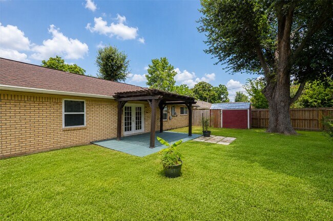 Building Photo - 9531 Weatherwood Dr