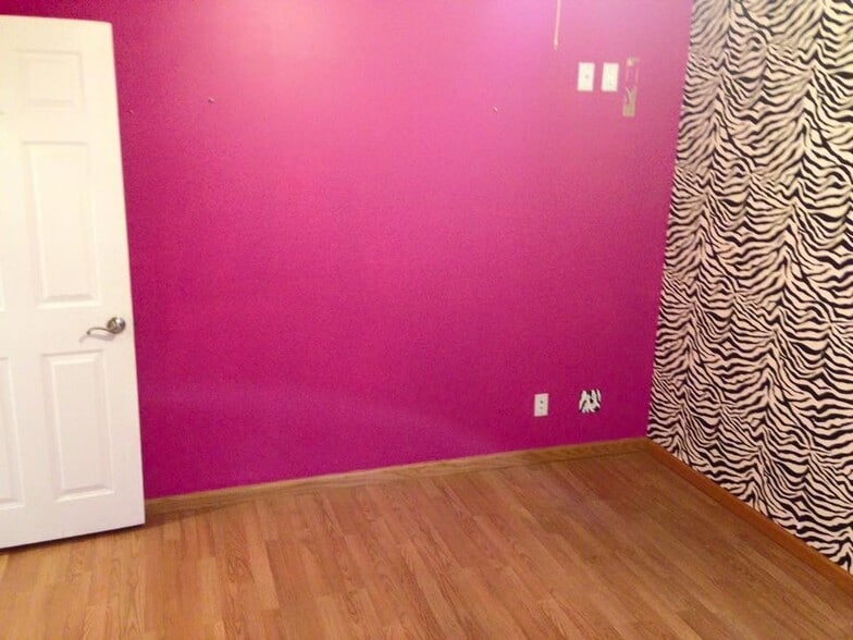 Building Photo - 358 Slade Ave