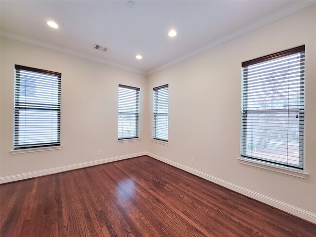 Building Photo - 5520 Kiam St