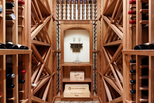 Building Photo - Delightful Private 3BR/4.5BA + Office Home in Del Mar