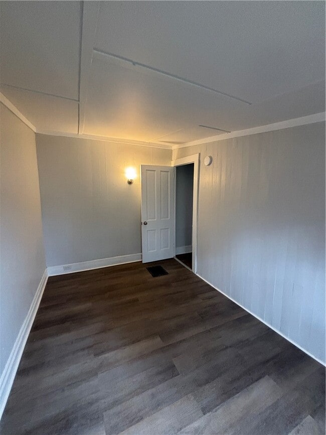 Building Photo - 622-632-632 Lewis St