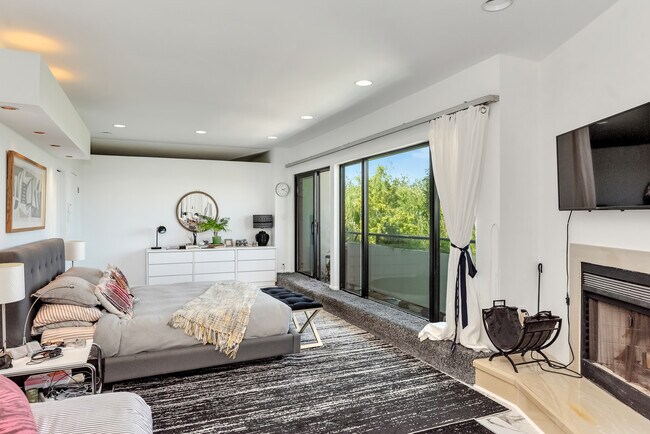 Building Photo - 4809 Neyrey Dr