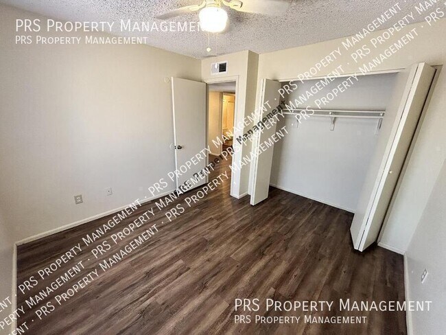 Building Photo - 3226 N Sycamore Pl