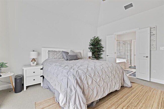 Building Photo - 134 Longmire Cv